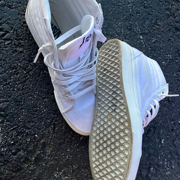 Vans - Picture 2 of 4